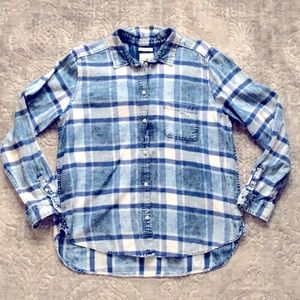 Womens American Eagle boyfriend-fit flannel. Size XL, but fits more like a M-L